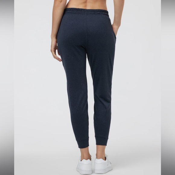 Vuori Performance Joggers - Midnight Heather - Picture 2 of 12